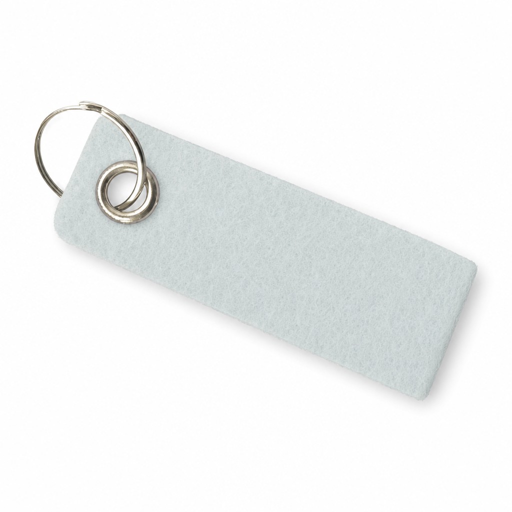 Filz-Schlüsselanhänger Schlaufe 90 × 30 mm in Weiß mit Metallöse und Schlüsselring – Werbeartikel aus 3 mm Filz